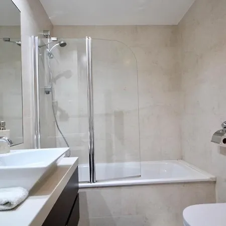 Cozy Orange Telheiras Apartman *