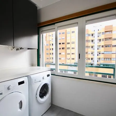 Cozy Orange Telheiras * リスボン