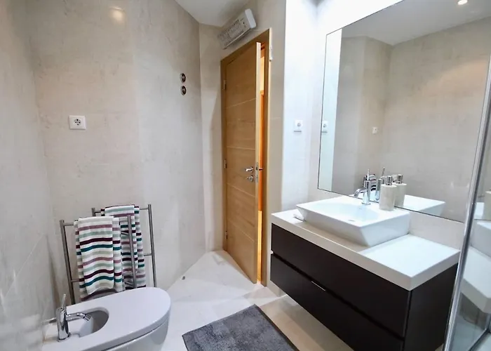 Cozy Orange Telheiras