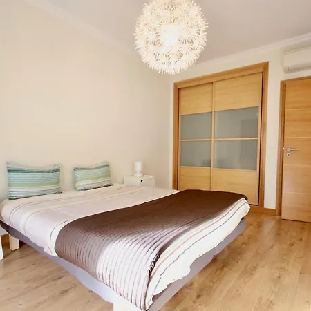 Cozy Orange Telheiras Apartment Lisbon
