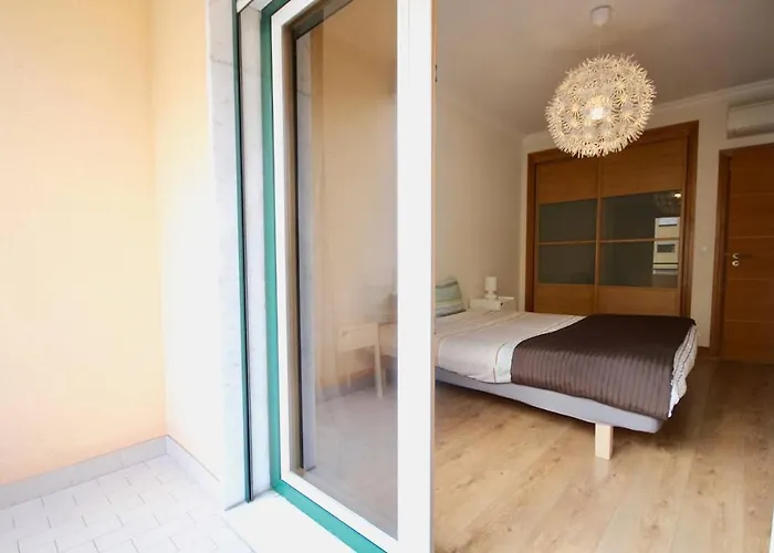 Cozy Orange Telheiras Apartment Lisbon