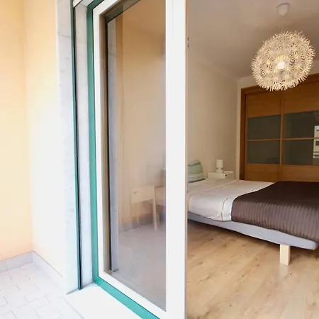 Cozy Orange Telheiras דירה ליסבון